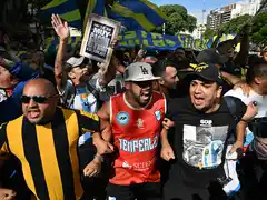 El Gobierno denunció a barrabravas por actos de violencia y sedición durante la protesta