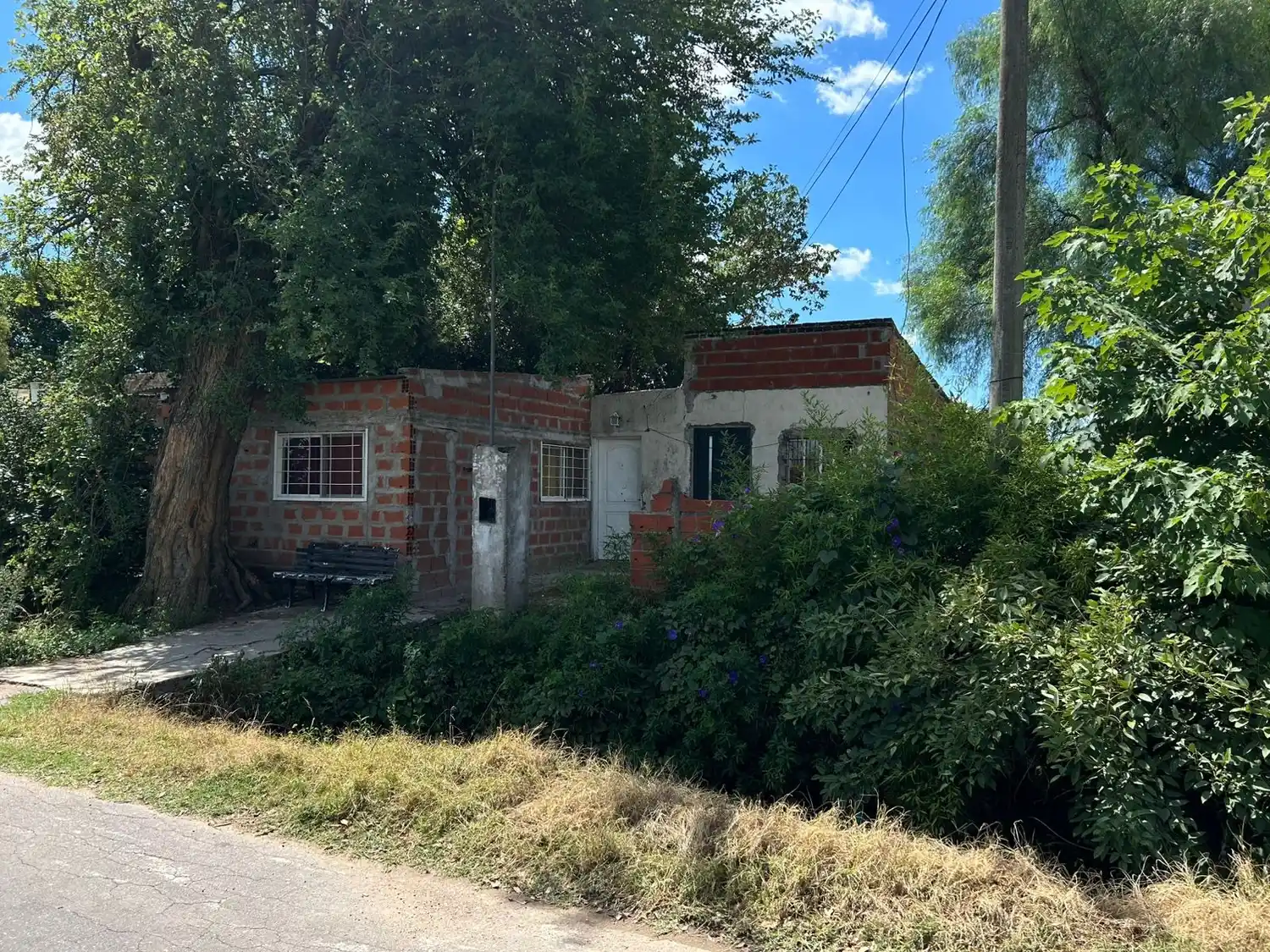 La vivienda donde ocurrieron los hechos denunciados por las hermanas que sostienen que Serra las acosó y violentó.