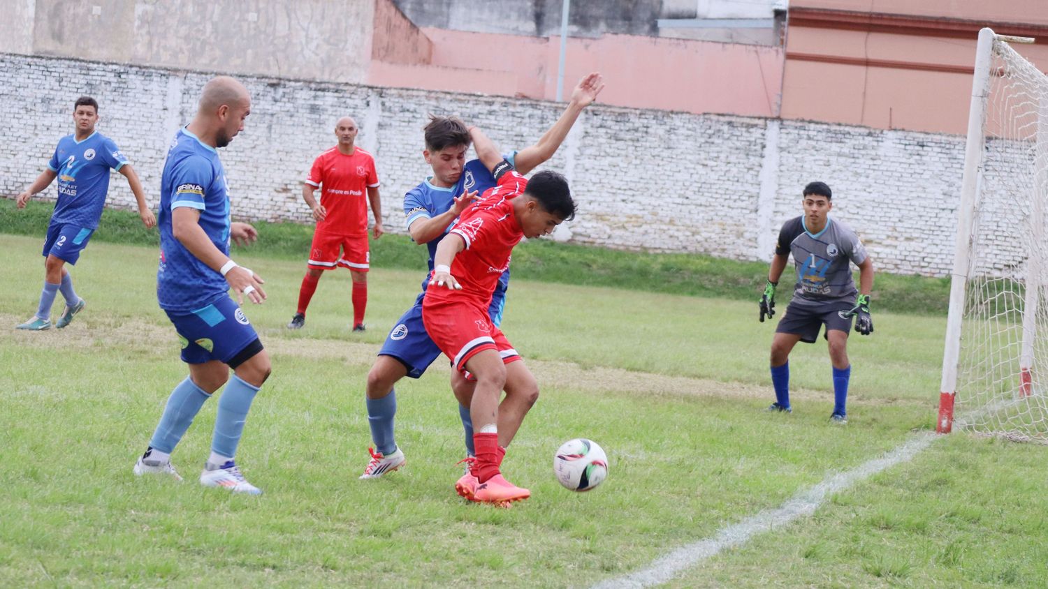 Salto Grande, Juventud Unida y Ferro ahora comparten la punta de la B