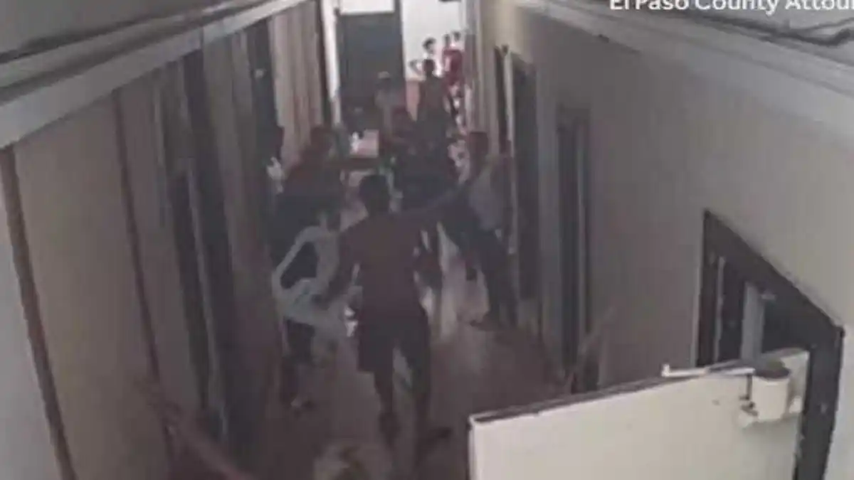 MÁS REDADAS para atrapar a integrantes del TREN de ARAGUA en TEXAS: caen otros 20 en edificio abandonado