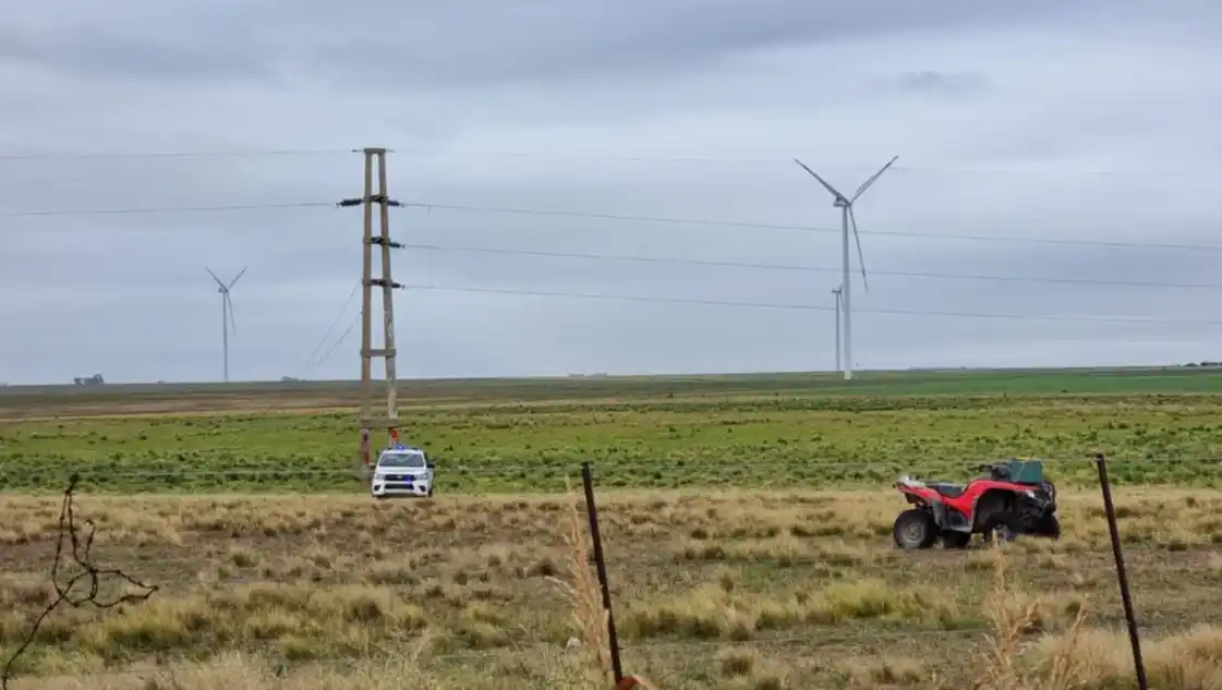 Bahía Blanca: detienen a un subcomisario por el robo de cables que dejó cuatro muertos