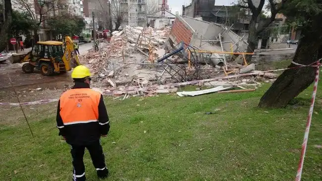 Derrumbe de obra en colectora de General Paz: Inspecciones preventivas y suspensión