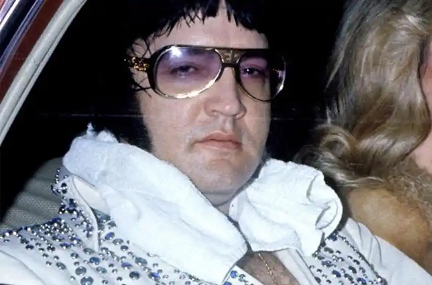 ¿Vive? Rompió el silencio el periodista que vio el cuerpo de Elvis Presley