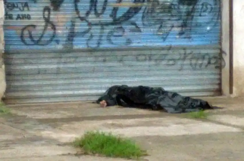 Ocampo al 5100: ejecutan de dos disparos en el pecho a un joven de 19 años