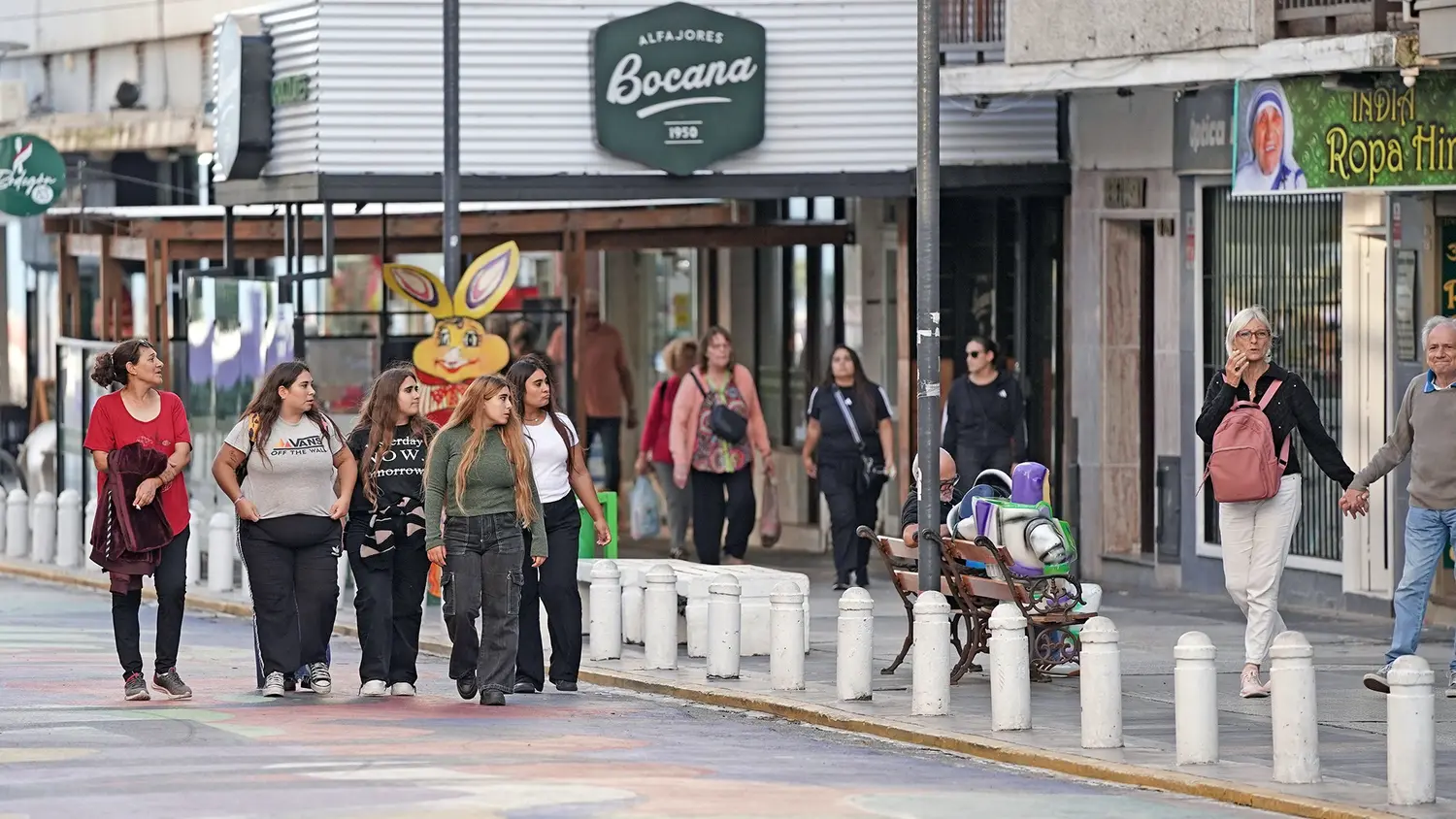 Movimiento en la playa. Se notó la presencia de algunos visitantes por los feriados