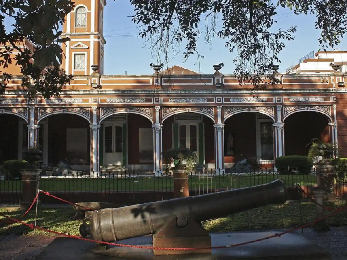 Robaron mil monedas del Museo Histórico Nacional: detuvieron a tres empleados