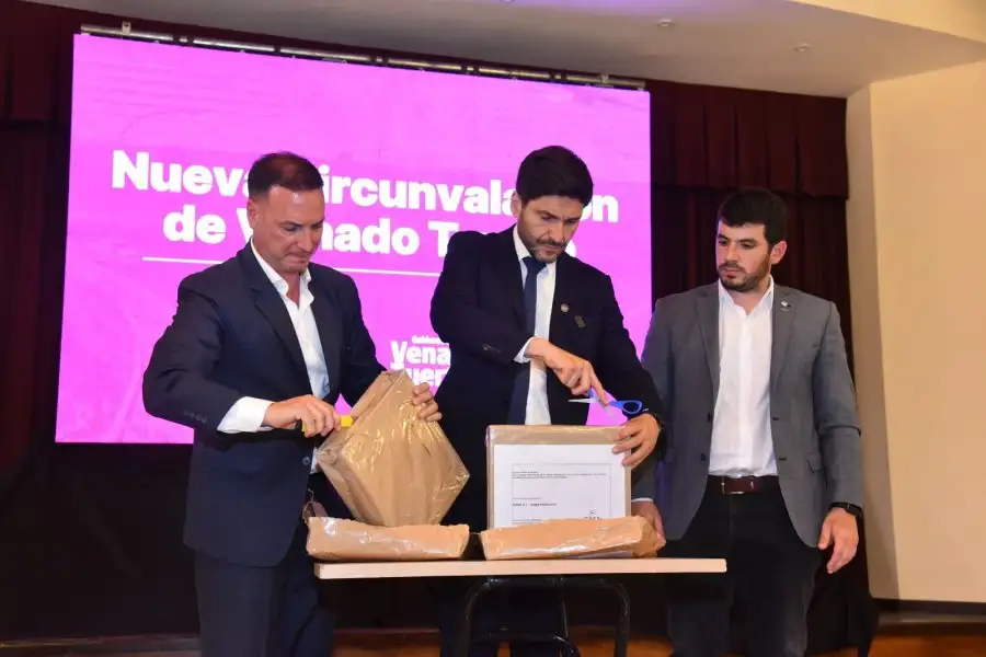 Apertura de sobres: se presentaron 10 oferentes. </p><p>Foto: PGPSF