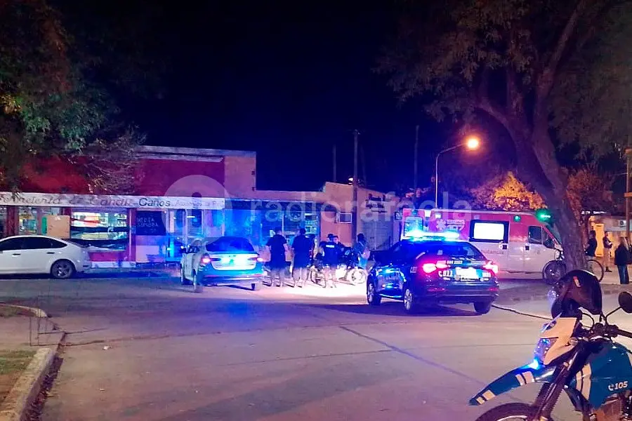Fuerte accidente sobre Av. E. Salva terminó con una mujer de 43 años lesionada
