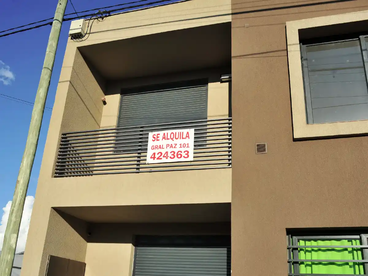 Alquileres: operadores entre la disyuntiva de ajustar por paritarias o inflación