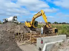 Avances en obras públicas: pavimentación, badenes y sistema de compuertas