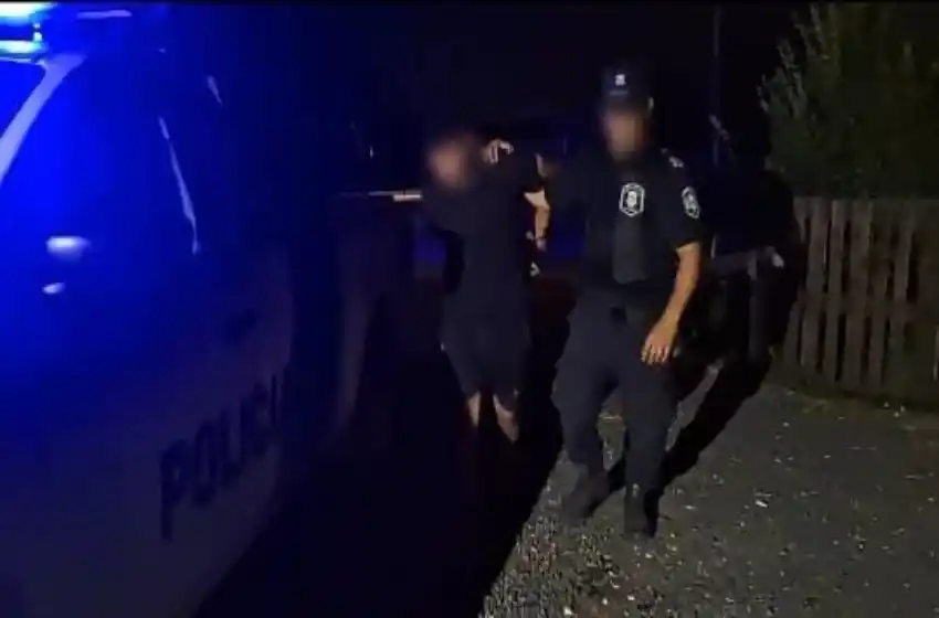 Atacó con una botella de vidrio a un vecino