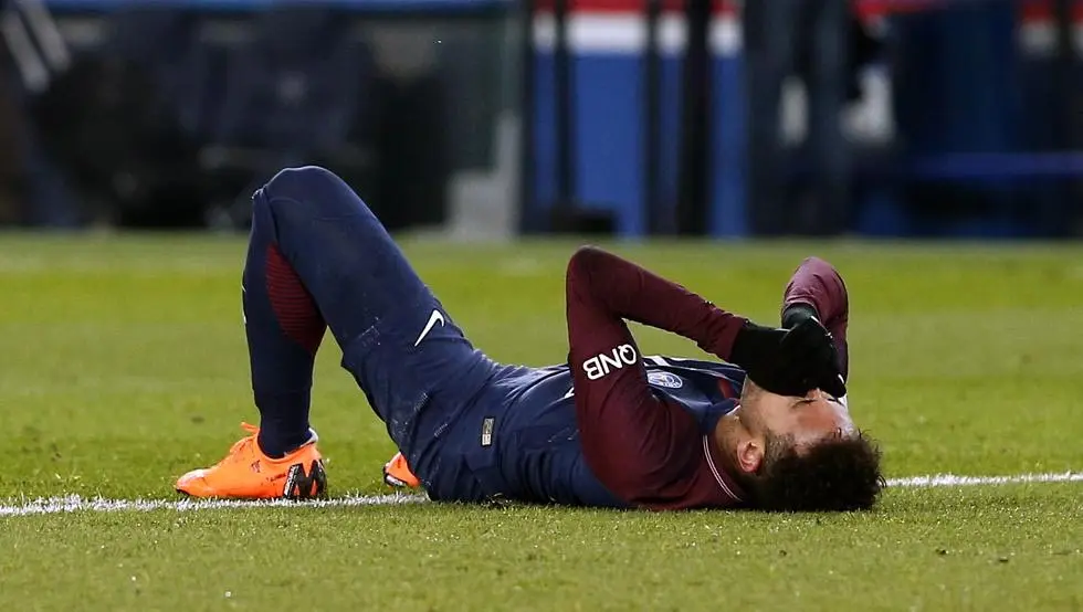 Neymar será baja: esguince y fisura del 5º metatarsiano