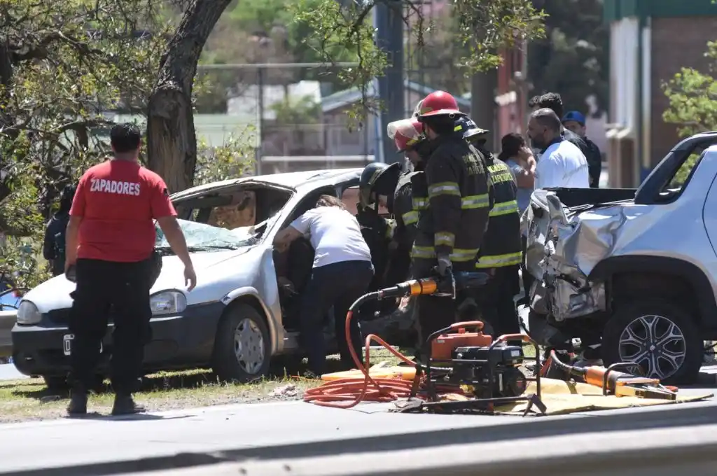 Accidente en la Av. Mar Argentino frente al Club Náutico El Quilla