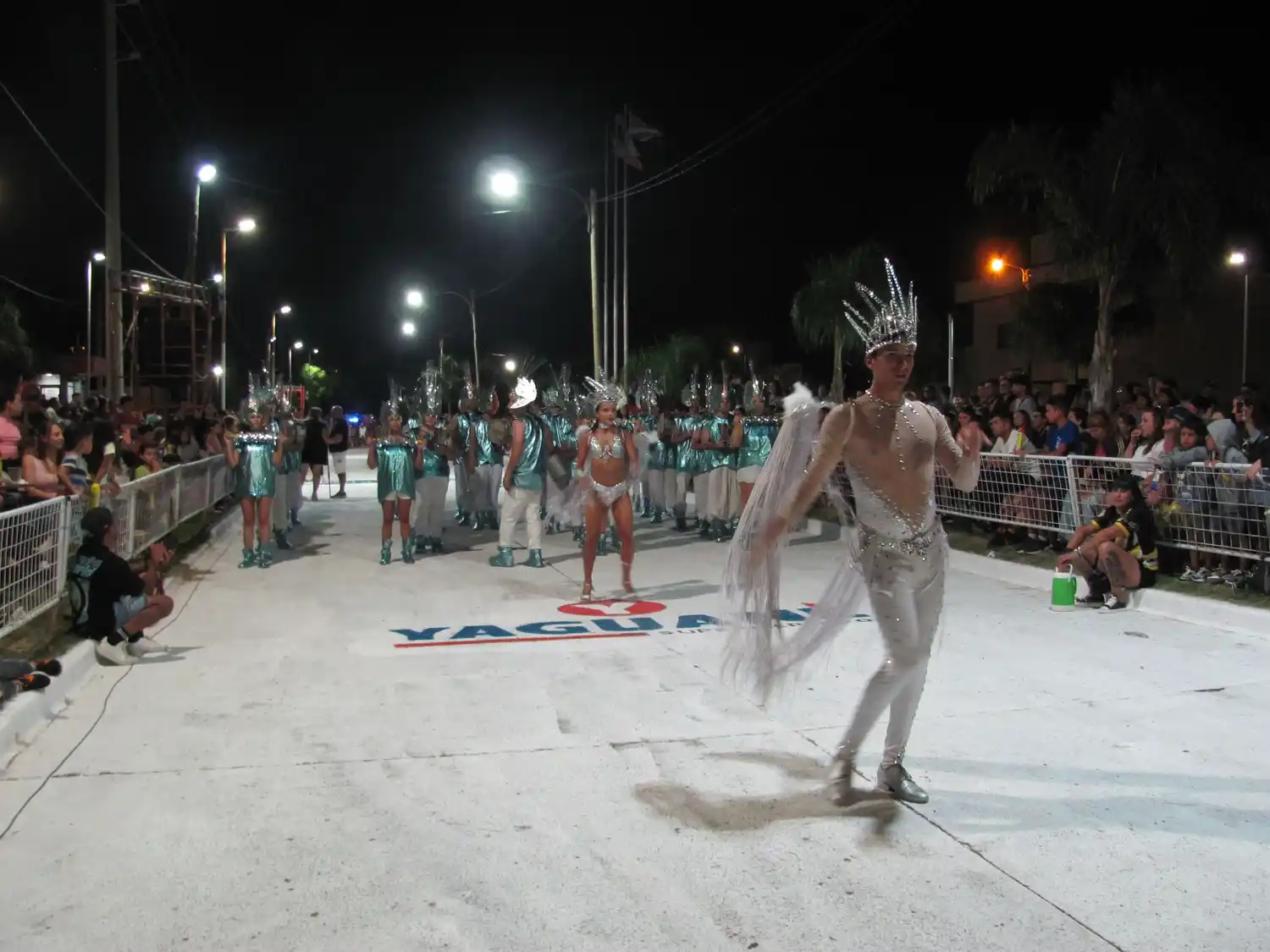 La agrupación Scola Reina del Norte y Batería C4.