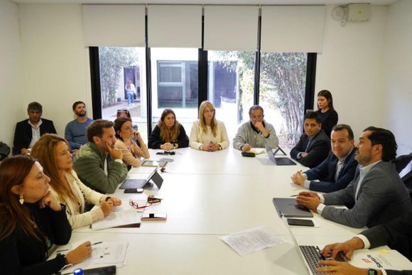 Diputados recibieron al ministro de Trabajo para dialogar sobre conflictos laborales y mejoras legislativas