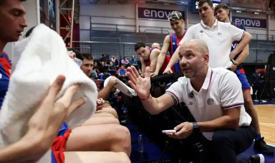 Peñarol tiene entrenador: presentó a Leo Costa