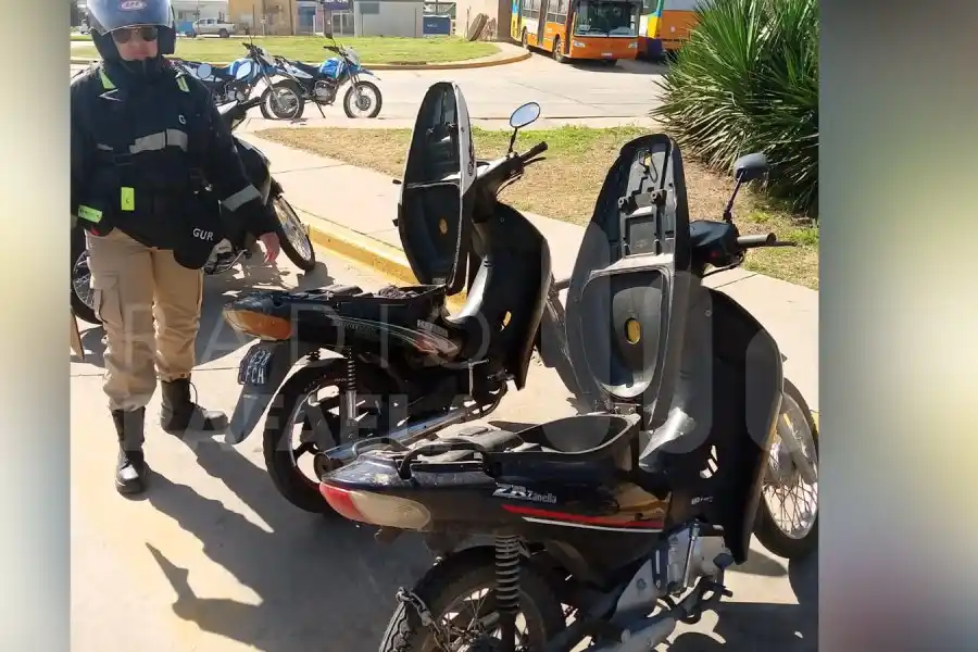 A la vista de todos: se robaron las pertenecías de dos motos que se encontraban en la terminal de ómnibus