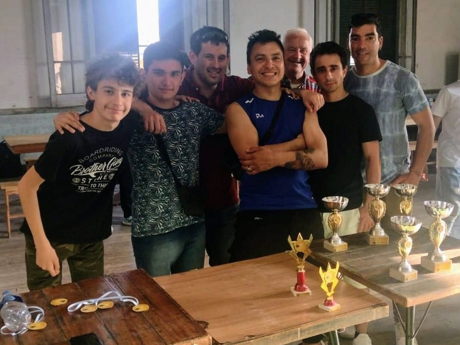 Delegación de Gualeguay, junto a Rodolfo González (centro).