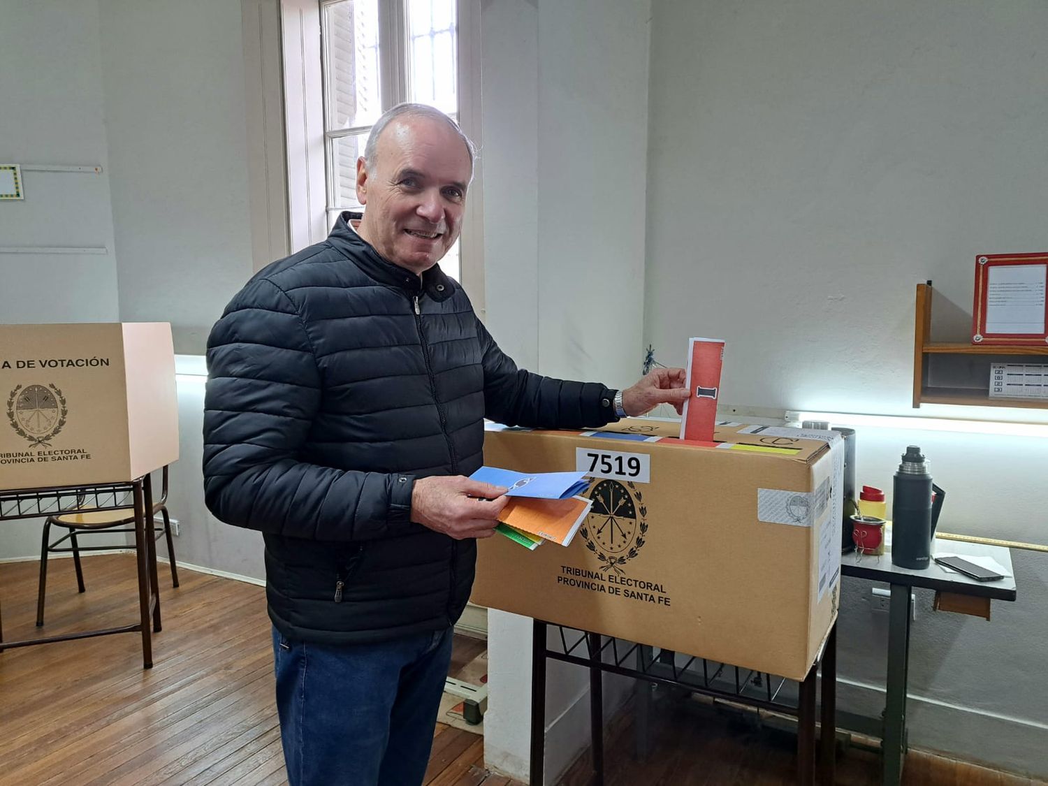 El intendente Tito Gizzi concurrió a votar con la expectativa de ser reelecto.