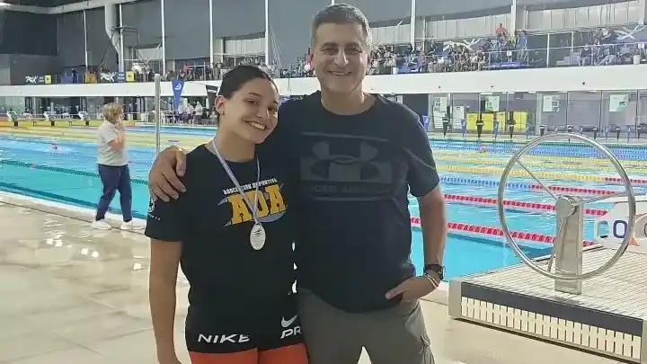 Doble subcampeona. Sol Del Valle junto al entrenador Marcelo "Yuri" Quaglia