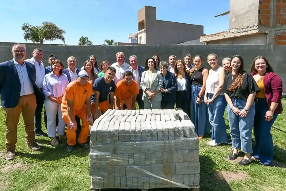 Entre Ríos será la primera provincia en construir aulas con ladrillos PET