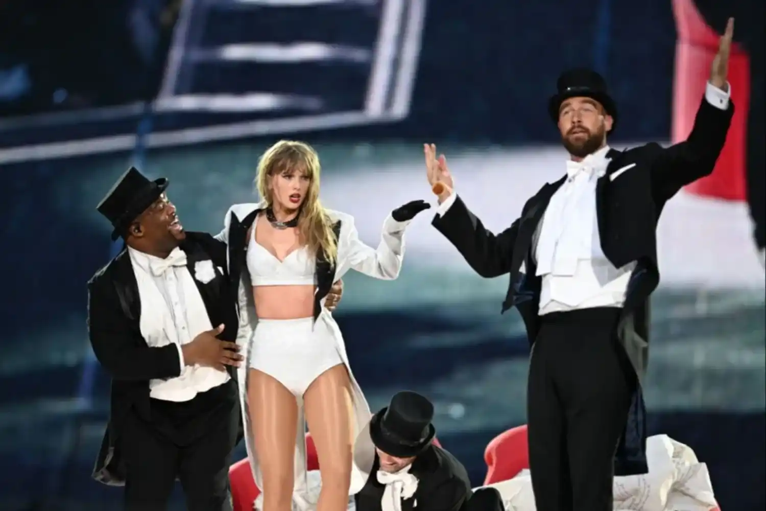 No podrás creer todas las estrellas que asistieron al show de Taylor Swift junto a Travis Kelce