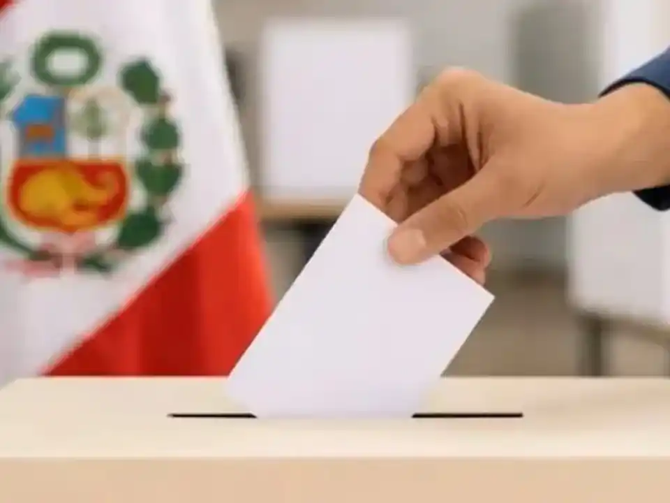 Más de 52 mil peruanos votaban en el día de ayer.