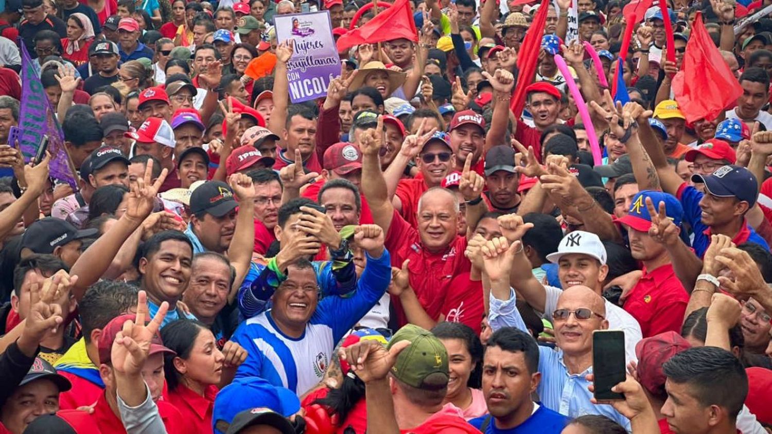 A DIOSDADO LE DOLIÓ que lo acusaran de botar las cartas que le dio el pueblo en Zulia: esto fue lo que dijo (+Videos)