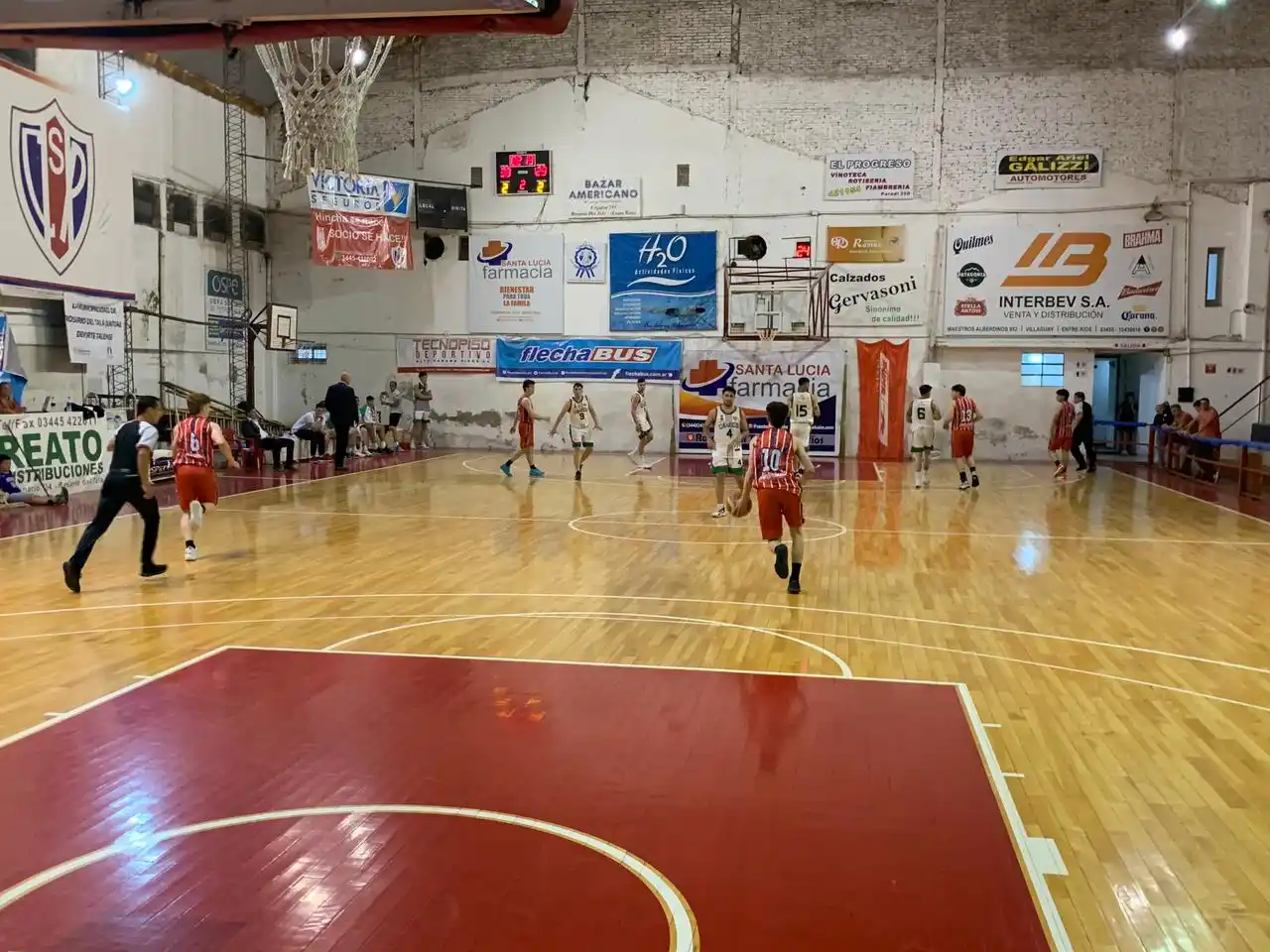 En un final con polémica, Neptunia cayó ante Peñarol