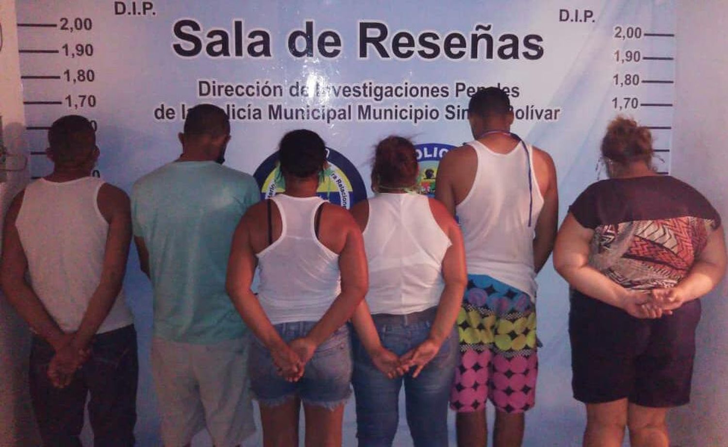 Vender puestos en las filas para obtener combustible se ha convertido en el nuevo negocio