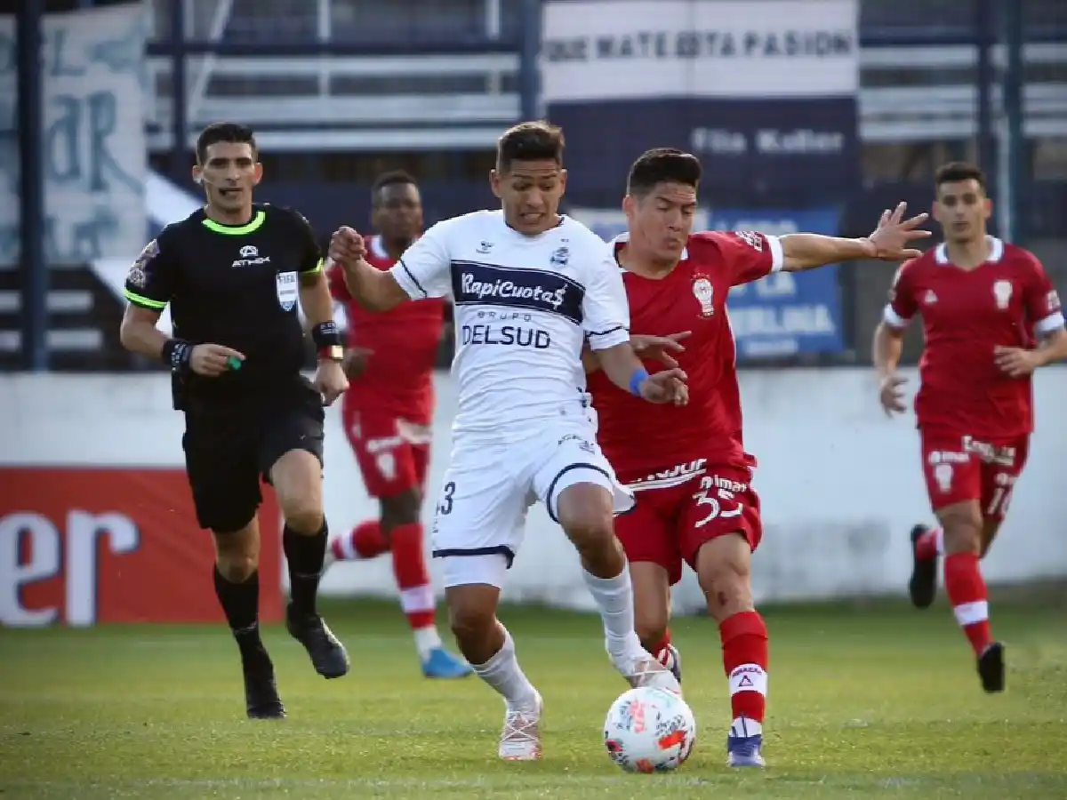 Gimnasia y Huracán protagonizaron un pobre empate