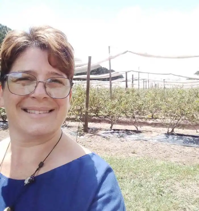 8M: quiénes son y qué piensan las mujeres  que se abren paso en la producción de arándano en Argentina