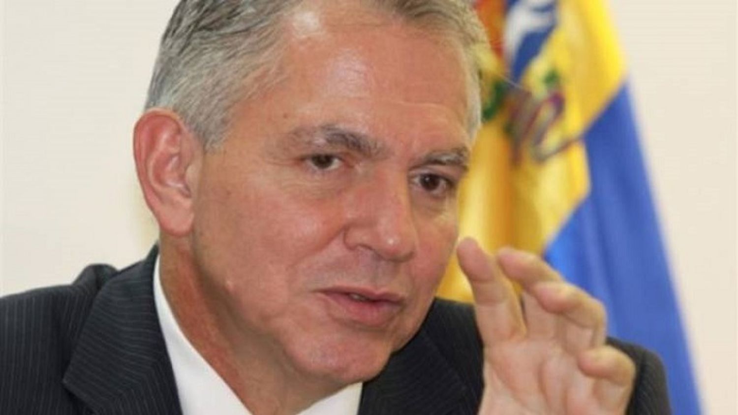 ¡EL PROPIO GUISO! Exfuncionario de Chávez recibió pagos «por asesorar» a editorial de libros de cocina
