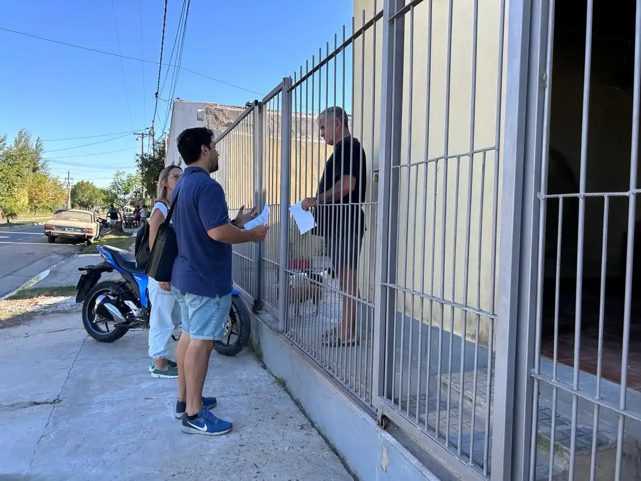 Voluntarios de coaching brindan apoyo a familias afectadas por el temporal