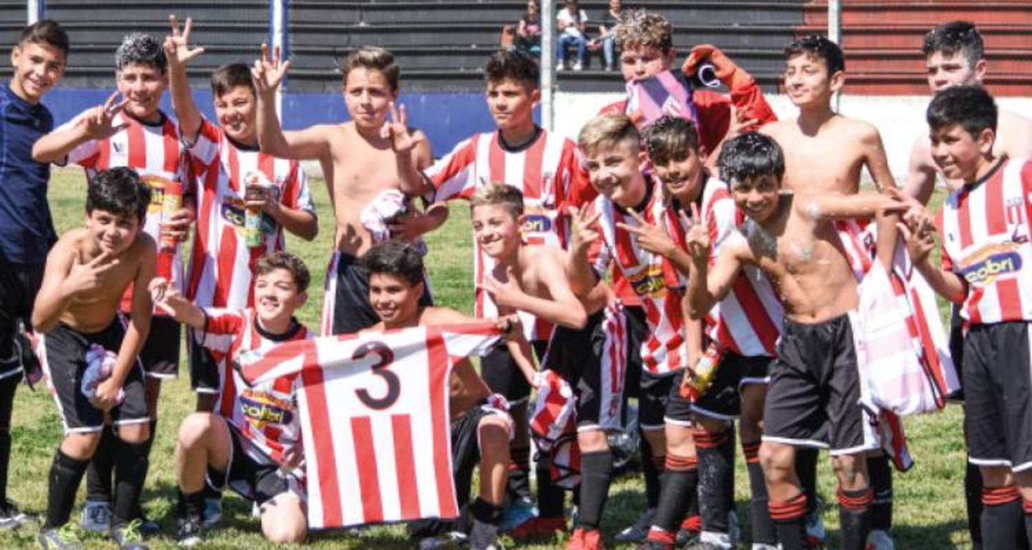 Paraná e Independencia festejaron  en inferiores