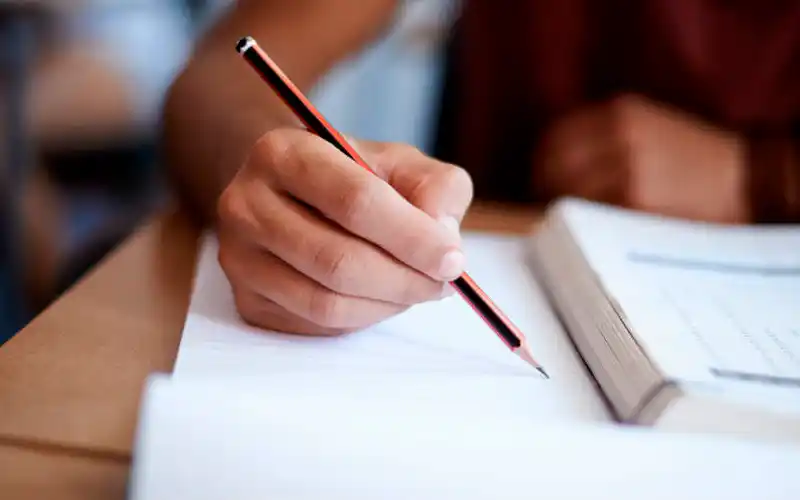 Últimos días de inscripción a las becas para estudiantes terciarios y universitarios