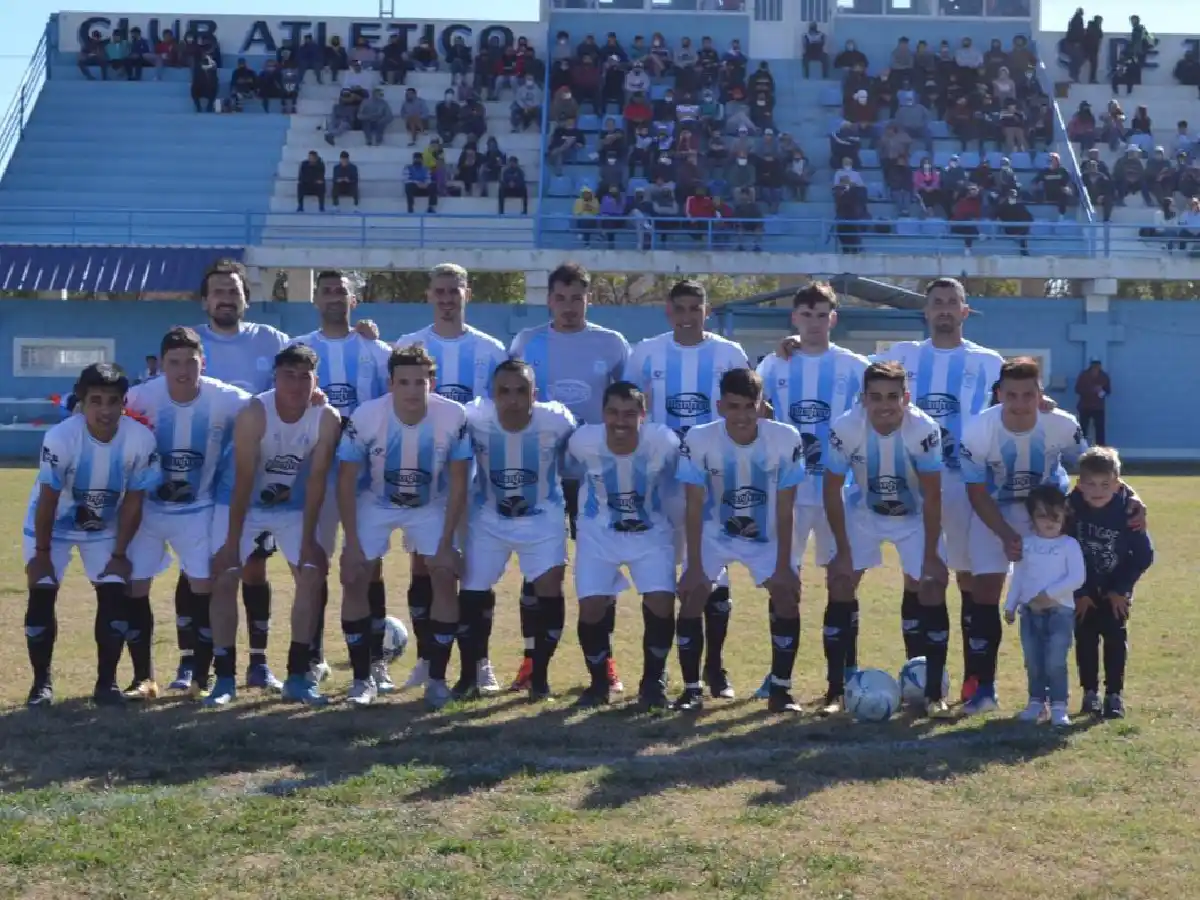 El "9" de Freyre le sacó una cabeza de ventaja a Porteña