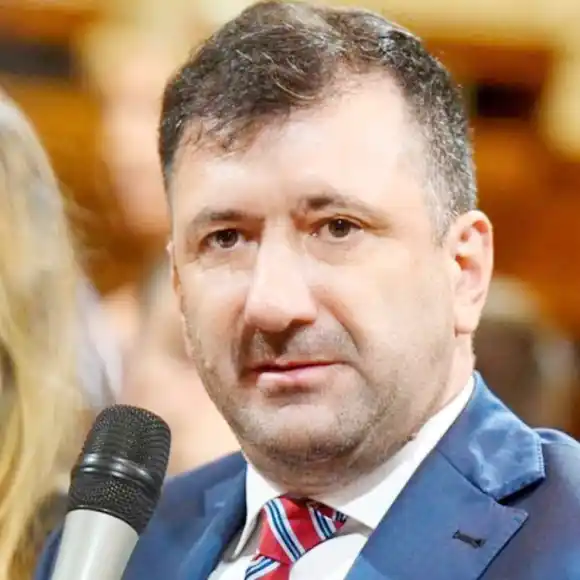 Los hijos de Kueider recuperan la libre disposición de bienes y la posibilidad de salir del país