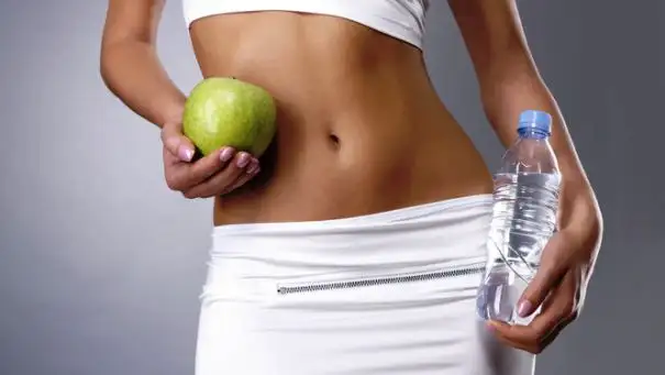 Bajar de peso: ¿Cómo y cuánta agua tomar?