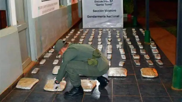 Viajaban con 69 kilos de marihuana dentro del doble fondo del auto
