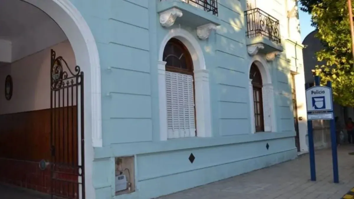 Apuñaló a su hermano e hirió a su sobrina con un pico de construcción