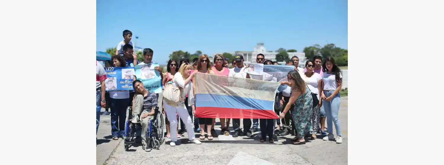 Submarino: familias de tripulantes piden a Rusia que siga la búsqueda