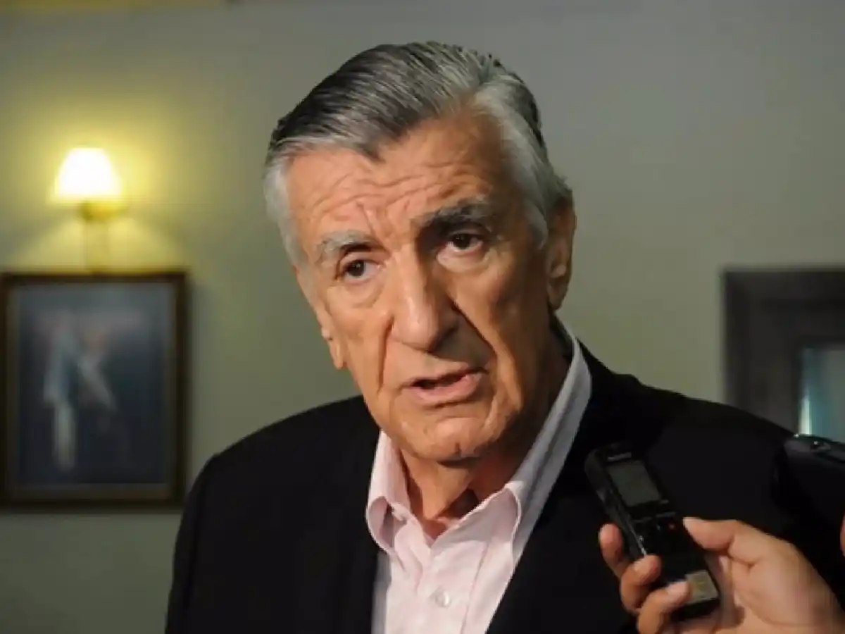 Gioja cuestionó a Macri "porque no se hace responsable de nada"