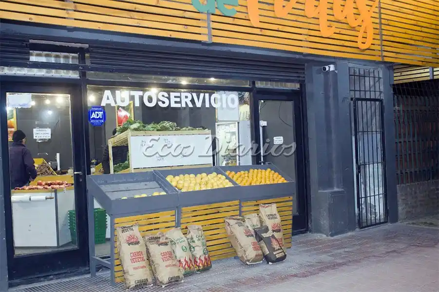 Escenario. Del robo a mano armada, el local de avenida 578 al 1900, de
Quequén