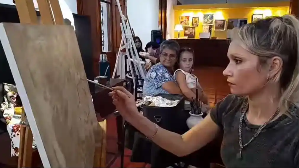 Se desarrolló una muestra de pintura en vivo en el Museo “Quirós”