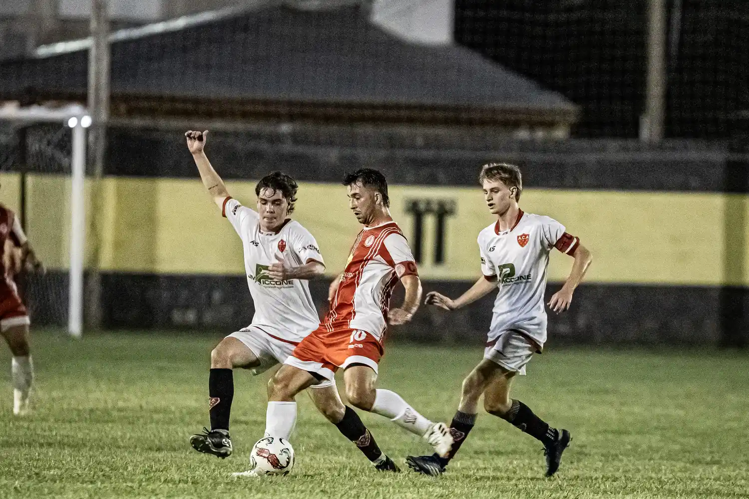 Huracán y Alumi de Pringles igualaron 1 a 1 en el arranque de la Copa Aiello