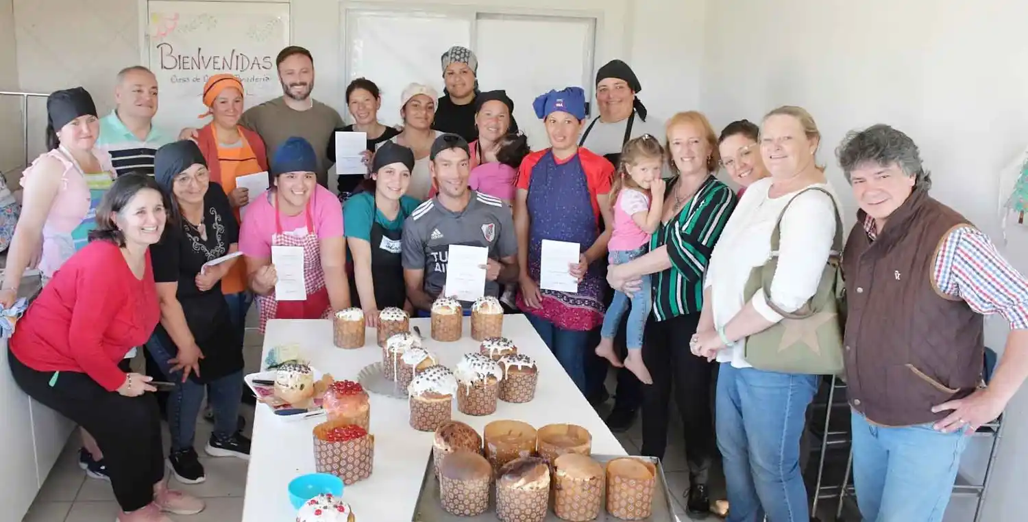 Vecinos se capacitan en oficios con salida laboral