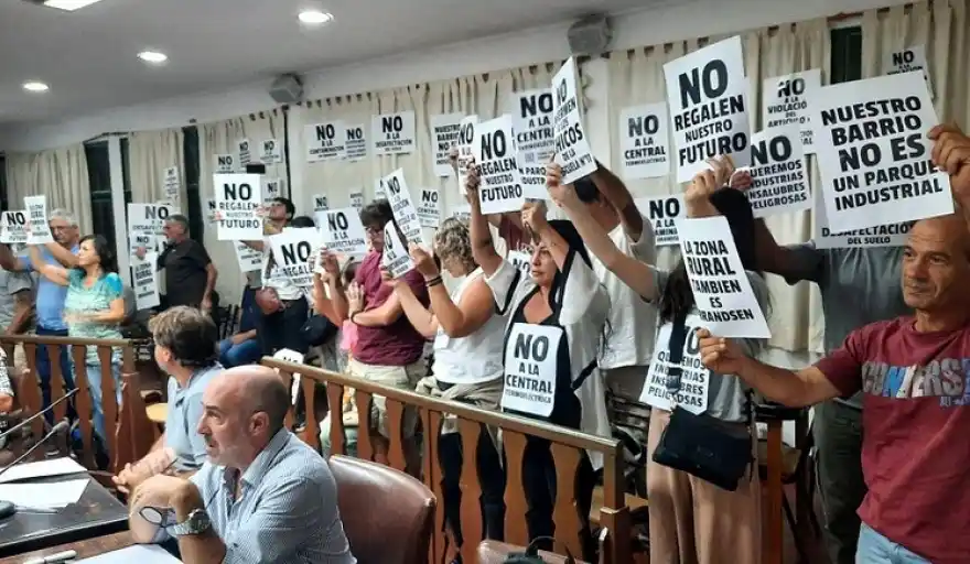 Tensión y suspensión en Brandsen: Intendente repudia incidentes en el Concejo por proyecto termoeléctrico