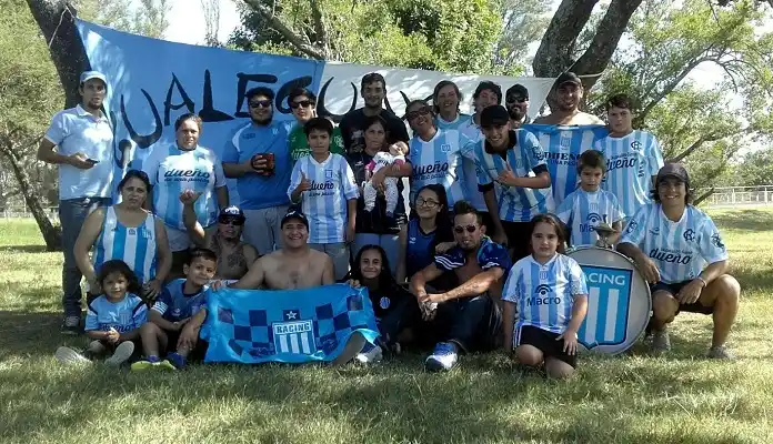 Las fotos del festejo del Día del Hincha de Racing en la ciudad 