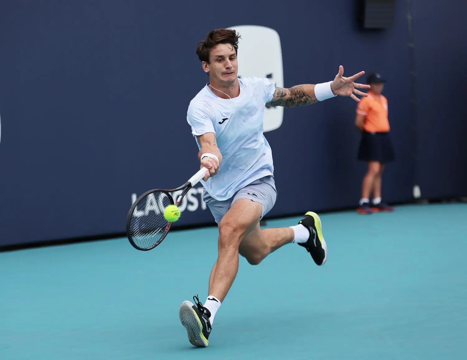 Camilo Ugo Carabelli enfrentará a Novak Djokovic en el Miami Open